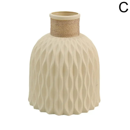 Vase en plastique avec corde